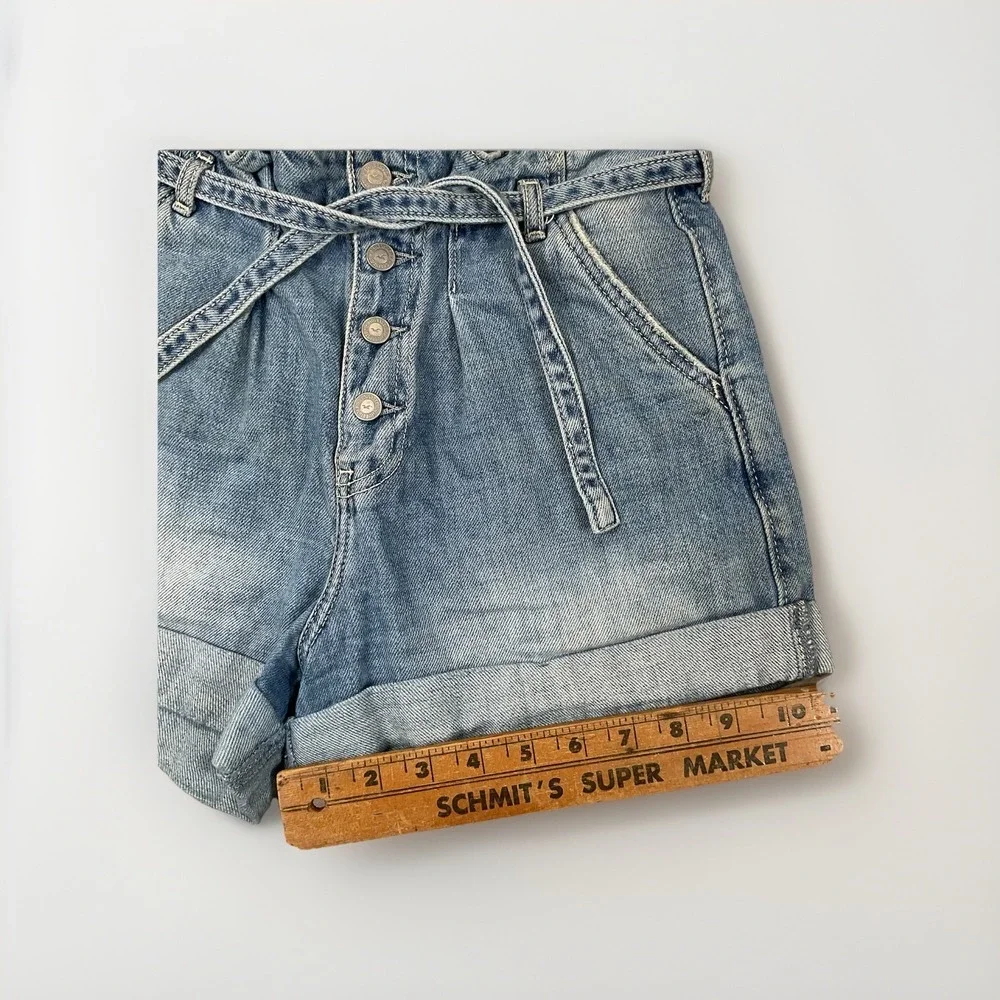 Hollister Curvy Ultra High-Rise Mom‎ Shorts Womens 3